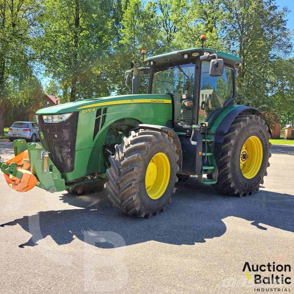 John Deere 8370 R Traktorid