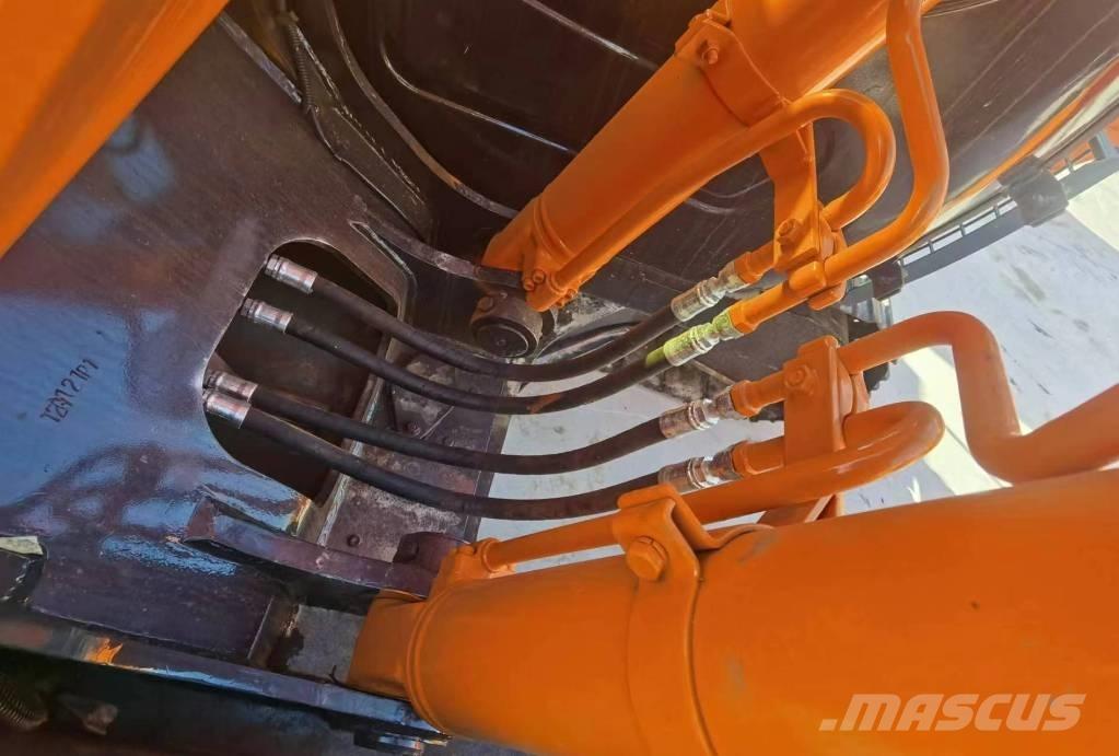 Hitachi ZX 120 Roomikekskavaatorid