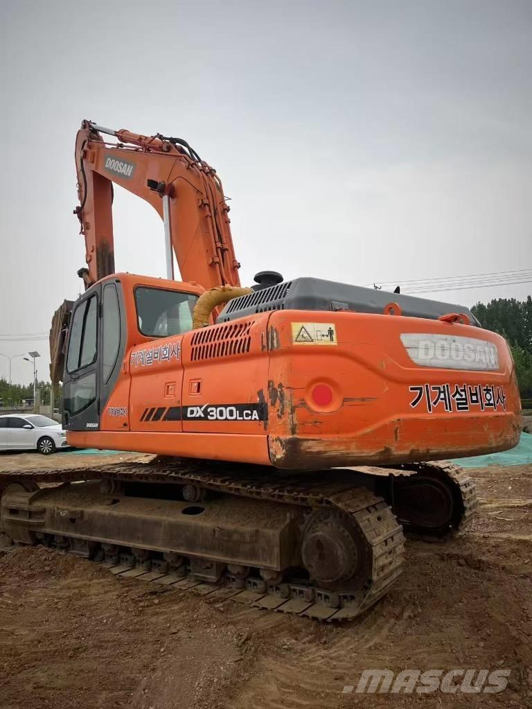Doosan DX300LCA Roomikekskavaatorid