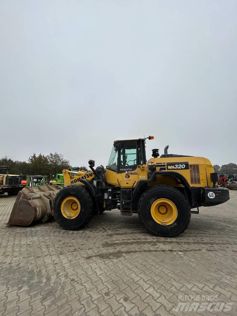 Komatsu WA 320 Rataslaadurid