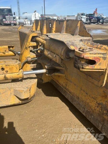 CAT D 6 N LGP Buldooserid