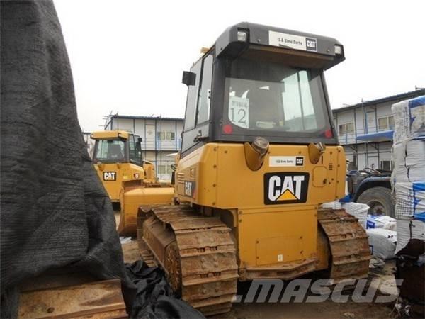CAT D 5 K LGP Buldooserid