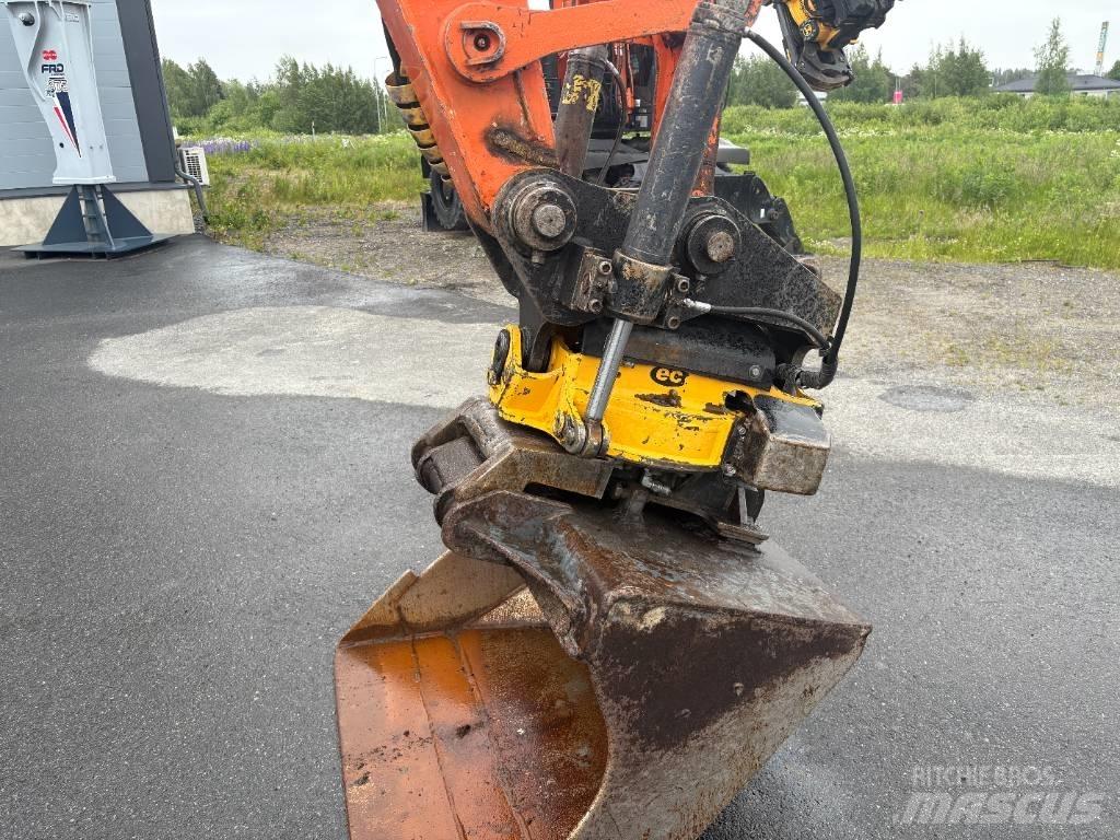 Hitachi ZX135US-3 Roomikekskavaatorid