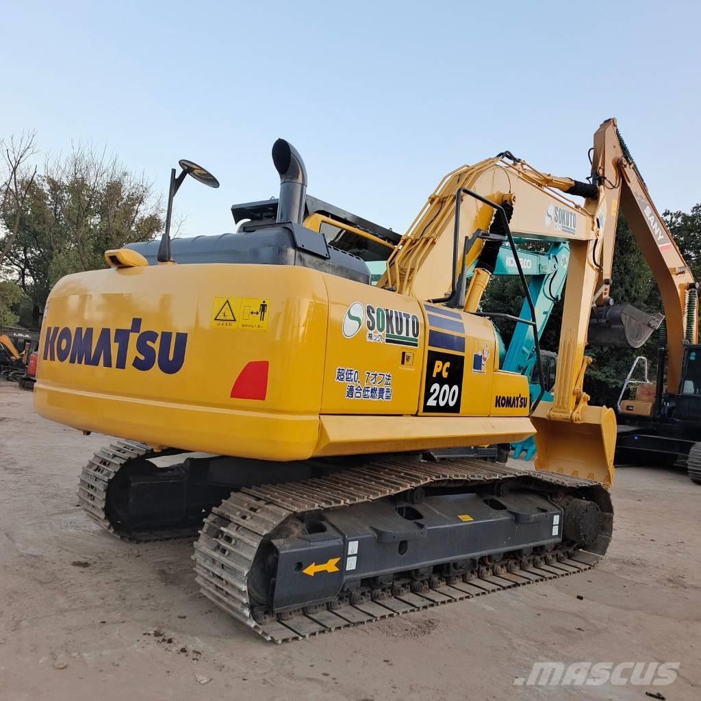 Komatsu PC 200-8 Roomikekskavaatorid