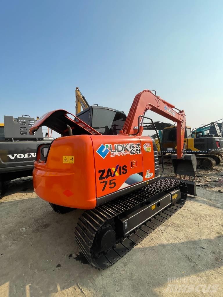 Hitachi ZX 75 Roomikekskavaatorid