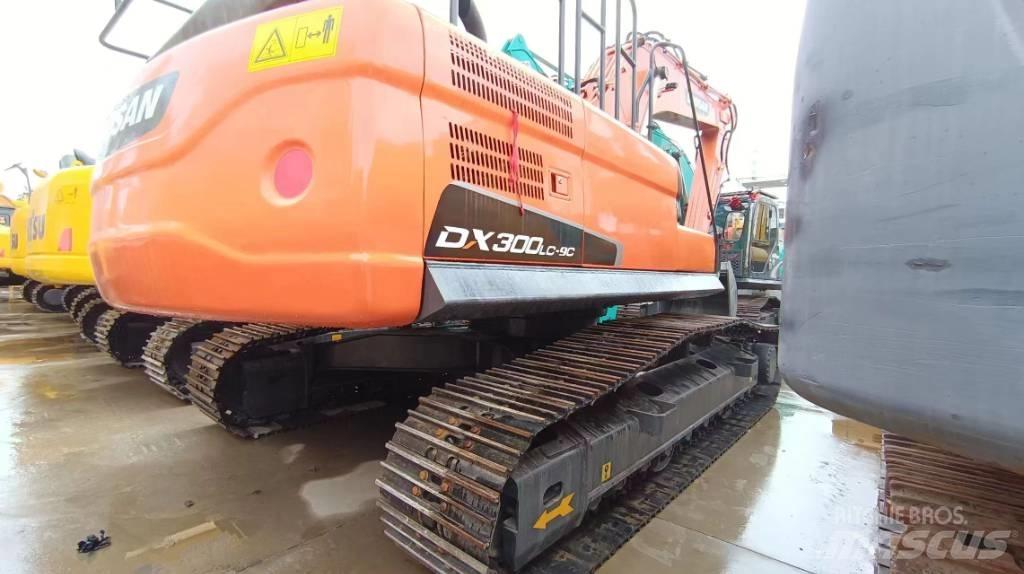 Doosan DX300 LC-9C Roomikekskavaatorid