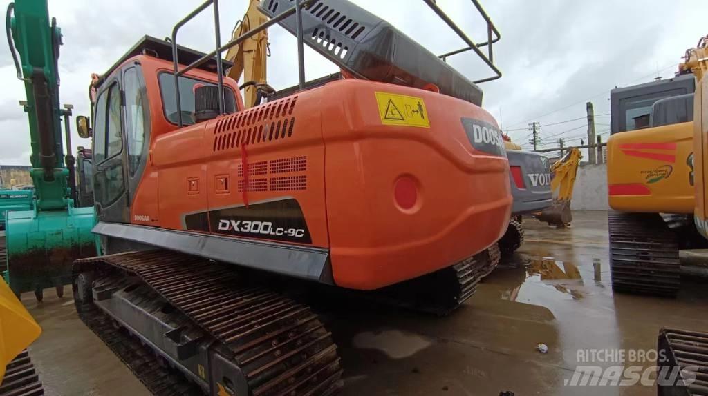 Doosan DX300 LC-9C Roomikekskavaatorid