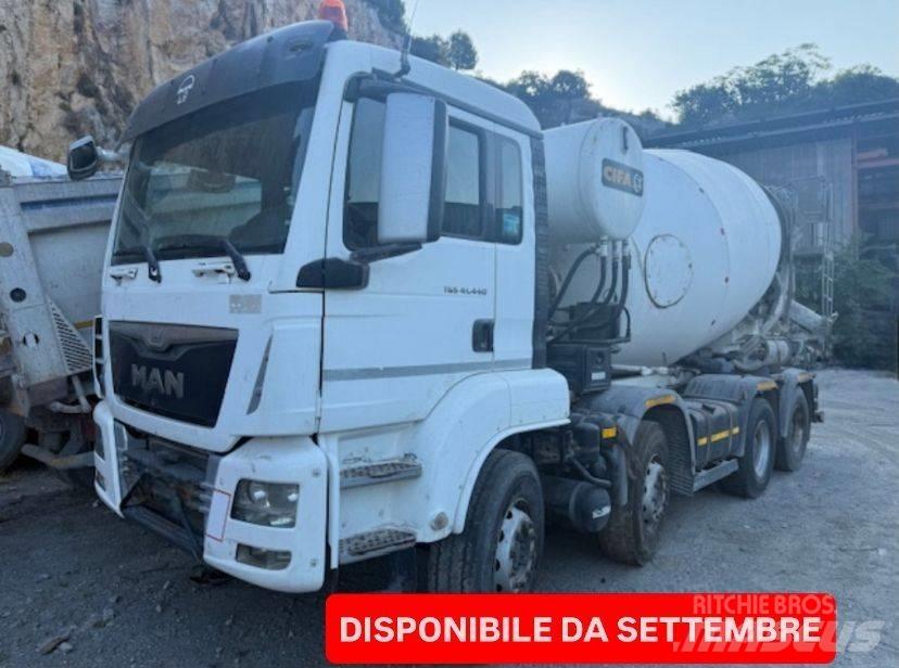 MAN 41.440 Betoonisegistid