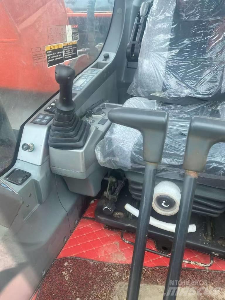 Doosan DX 225 LC Roomikekskavaatorid