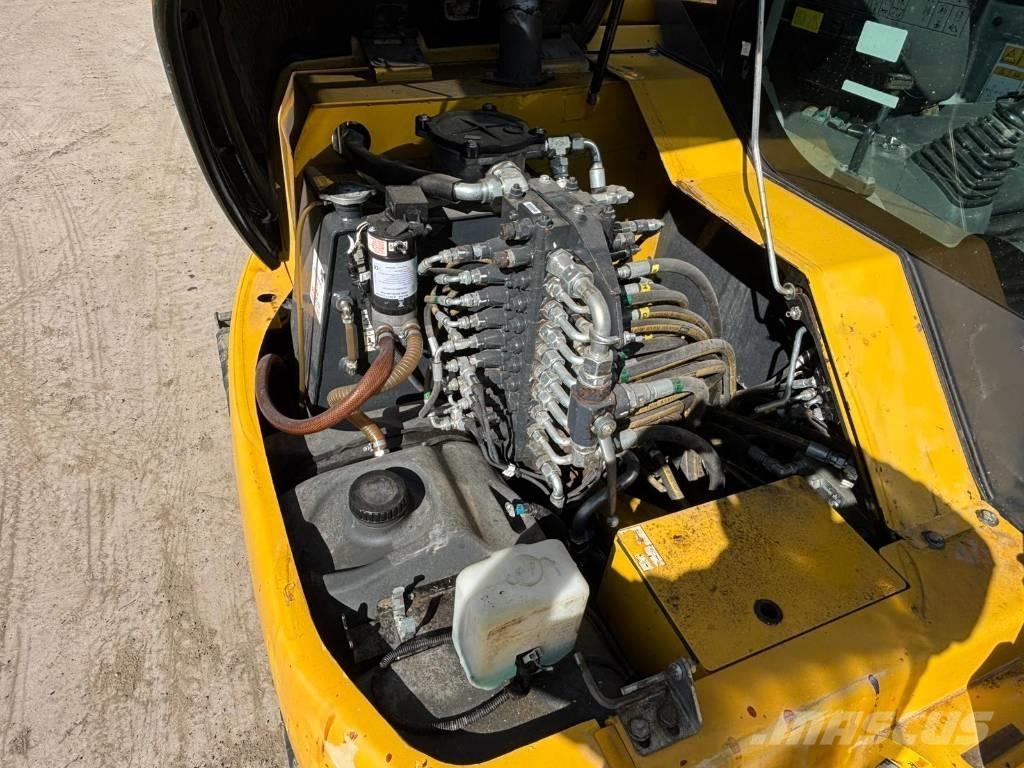 Komatsu PC 80 MR Väikeekskavaatorid 7t-12t