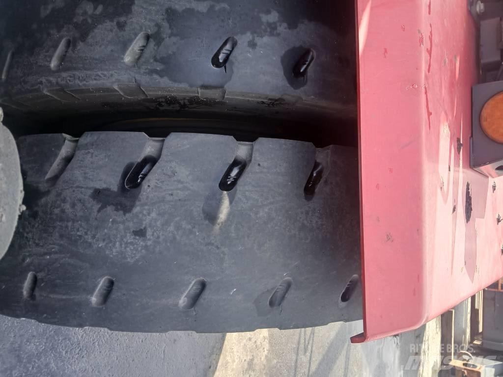 Kalmar DCG100-45ED7 Konteineritõstukid