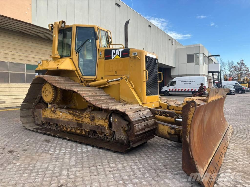 CAT D 6 N LGP Buldooserid