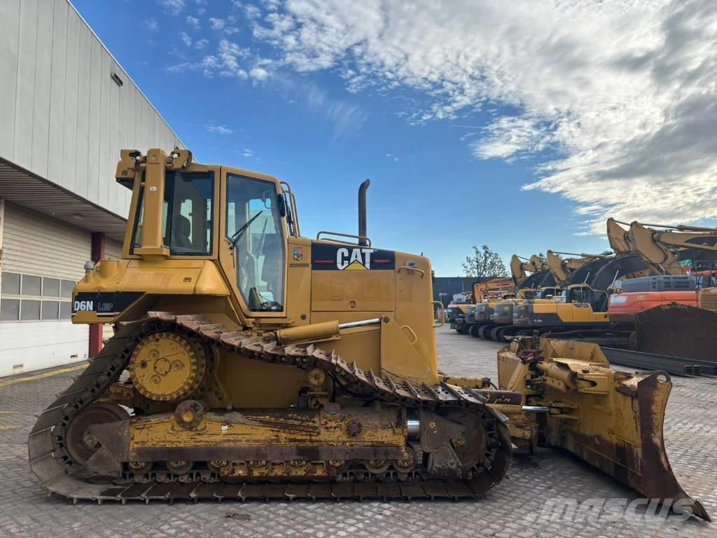 CAT D 6 N LGP Buldooserid