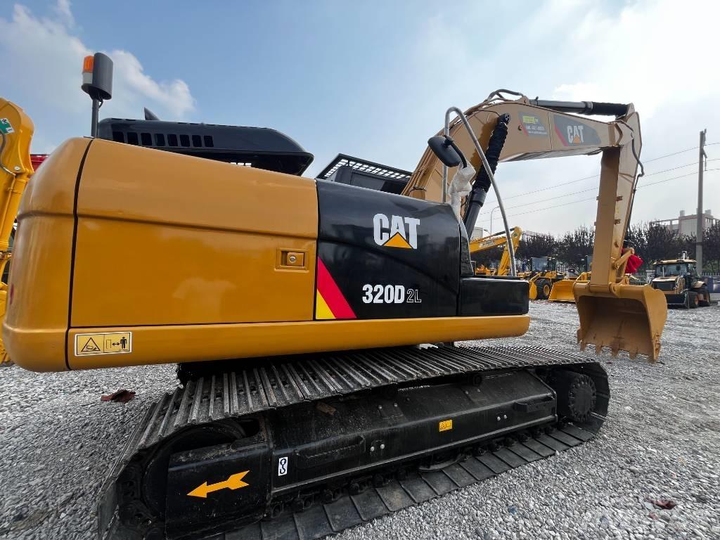 CAT 320 D Roomikekskavaatorid
