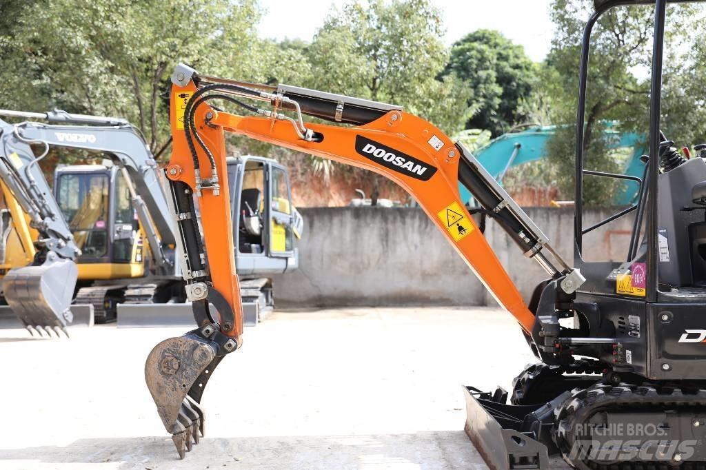 Doosan DX 17 Roomikekskavaatorid