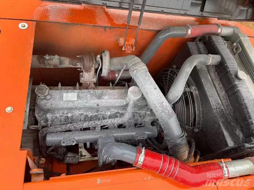 Doosan 225-7 Roomikekskavaatorid