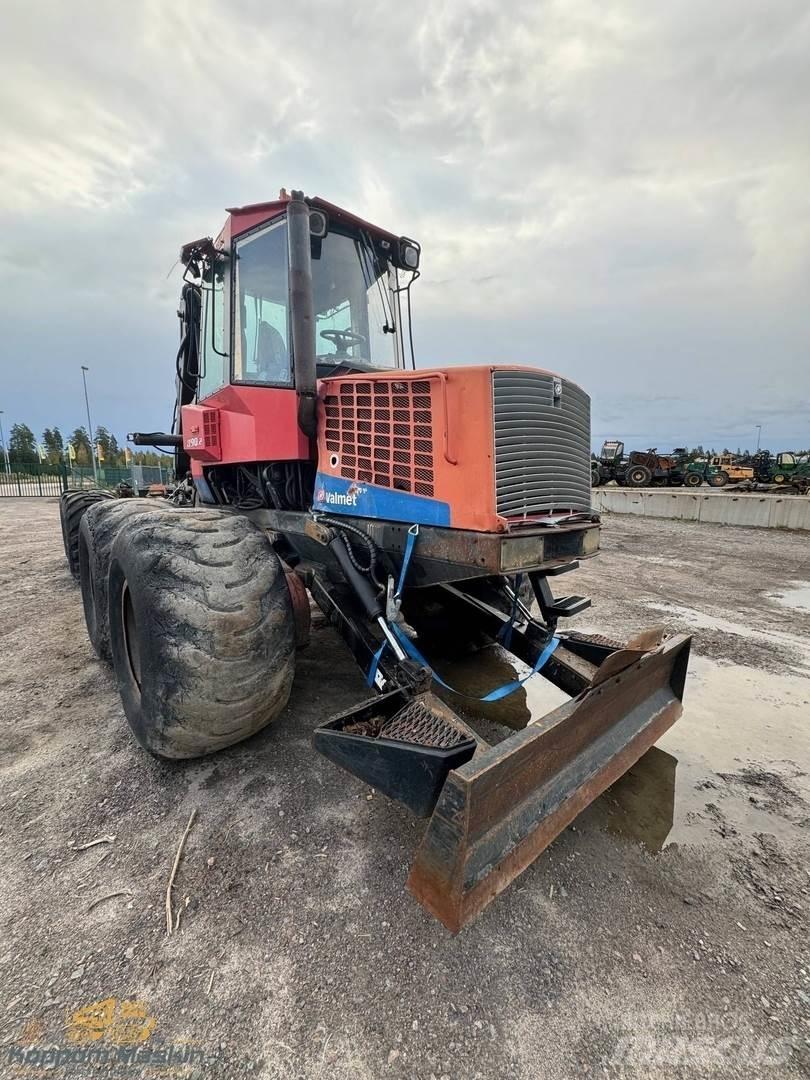 Valmet 890.2 Forwarderid