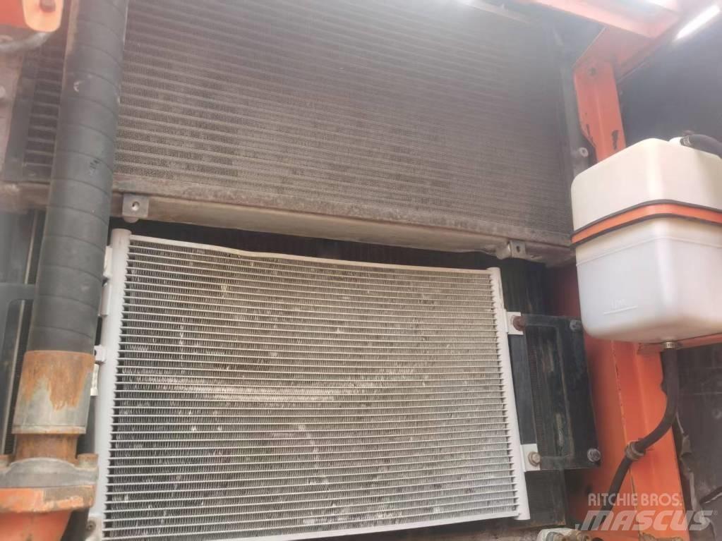 Doosan DX 300 LC Roomikekskavaatorid