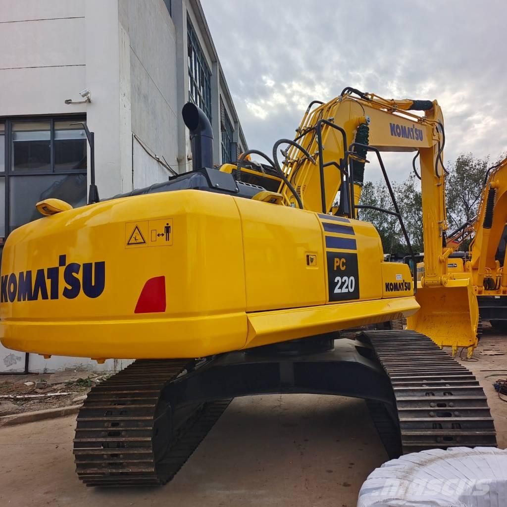 Komatsu PC 220-8 Roomikekskavaatorid