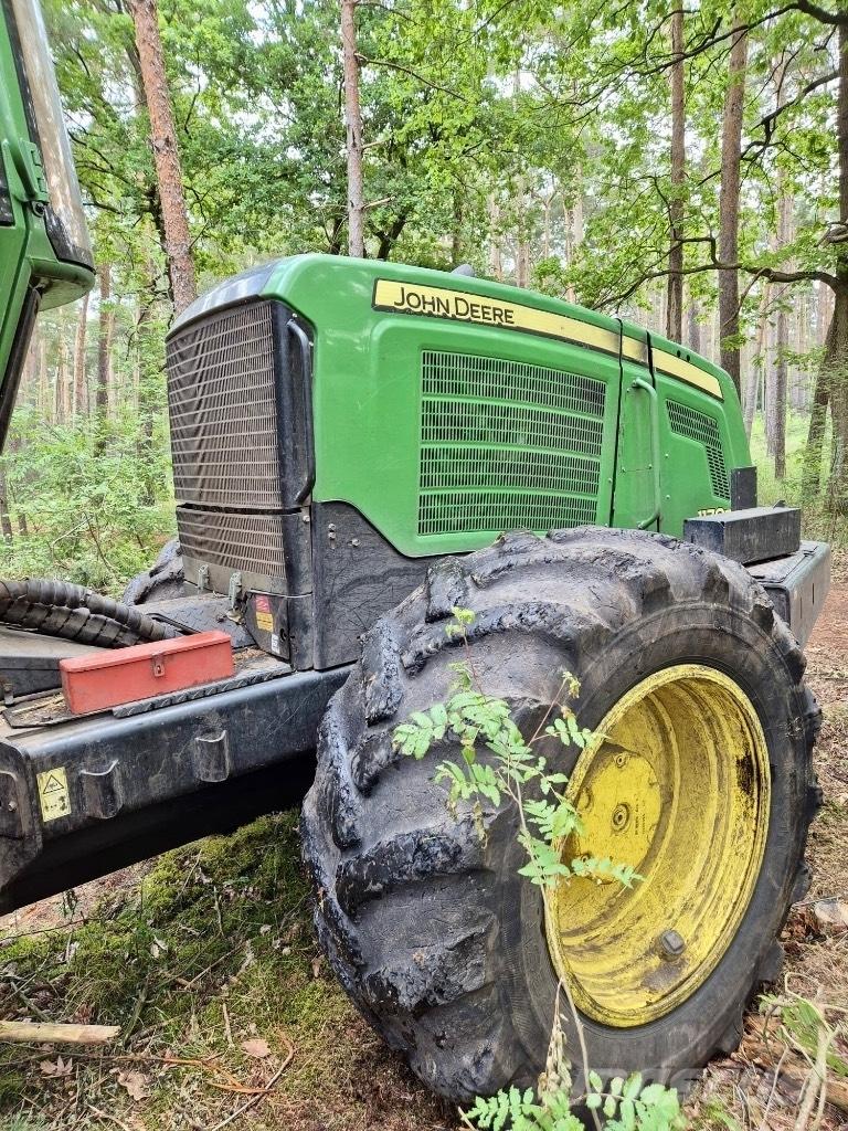 John Deere 1170 E Harvesterid