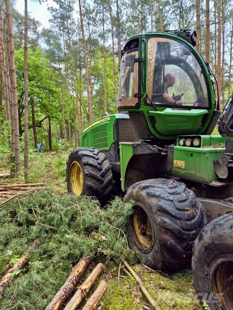 John Deere 1170 E Harvesterid
