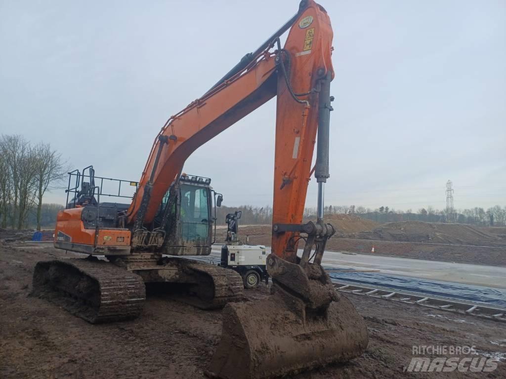 Doosan DX 225 LC-5 Roomikekskavaatorid