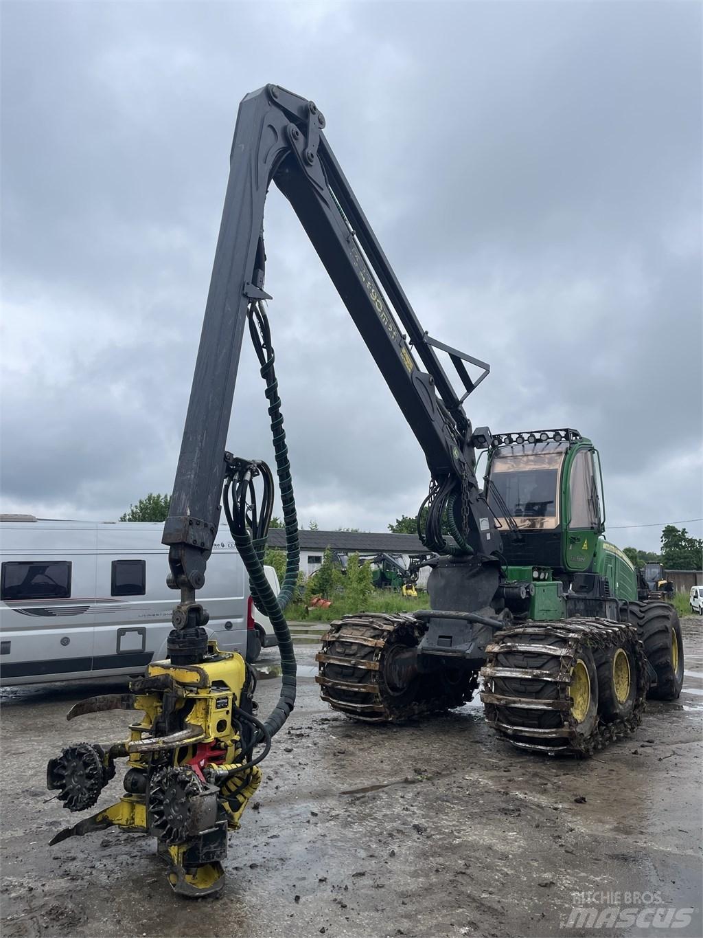John Deere 1070 G Harvesterid