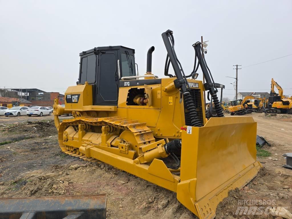CAT D7G Buldooserid
