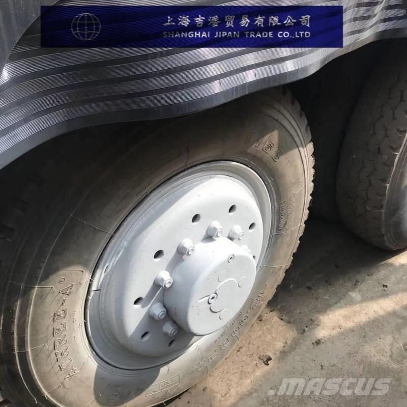 Sany STC1000 Maastikutõstukid