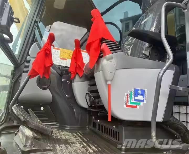 Komatsu PC220-8 Roomikekskavaatorid