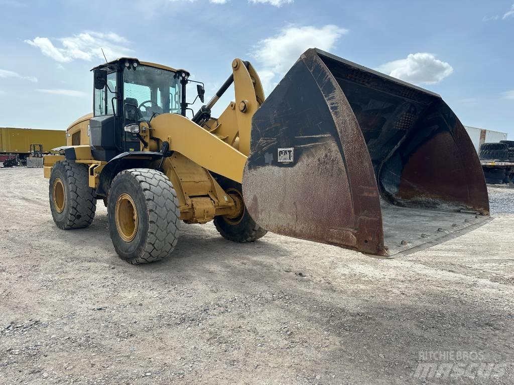 CAT 938M Rataslaadurid