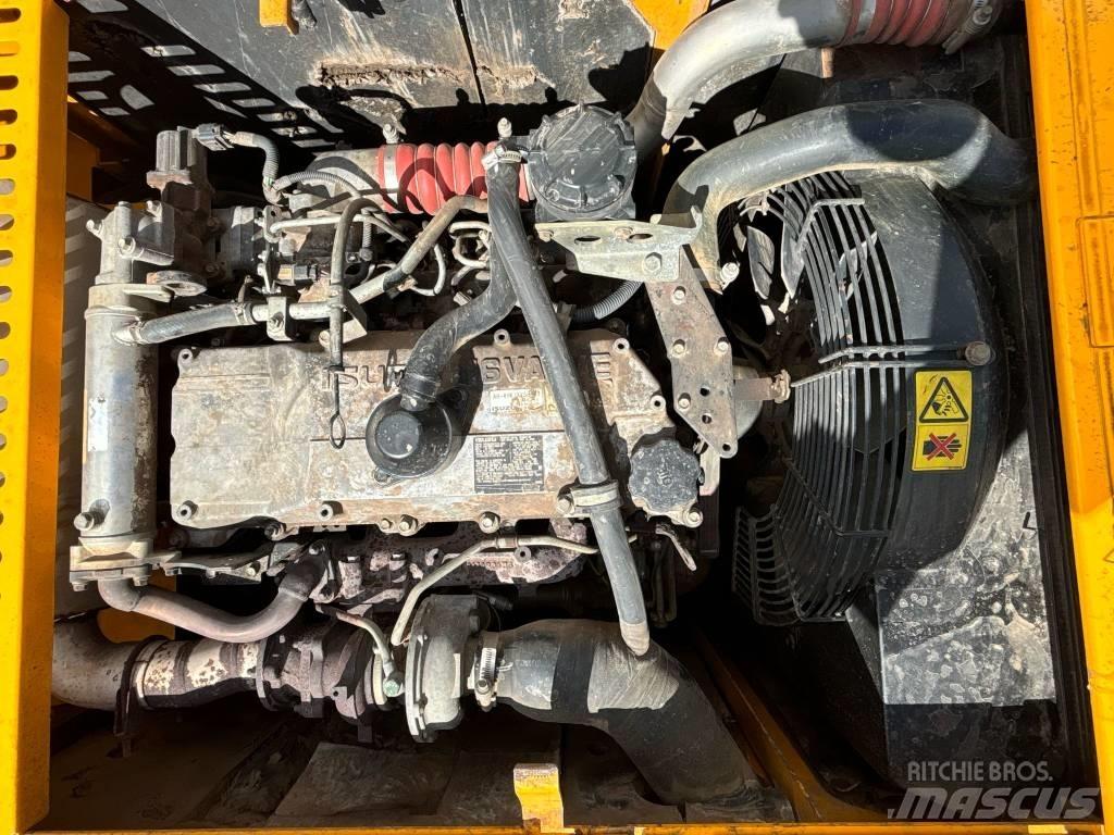 JCB JS 260 LC Roomikekskavaatorid