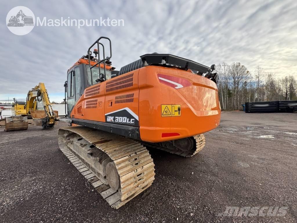 Doosan DX 300 LC Roomikekskavaatorid