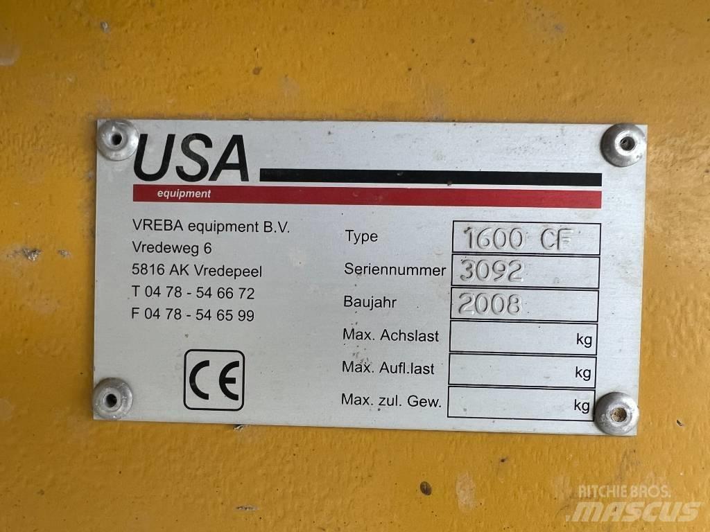 Peecon 1600 CF Loomasööda vagunid