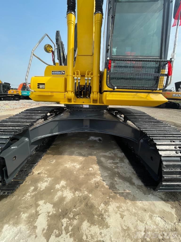 Komatsu PC 220-8 Roomikekskavaatorid