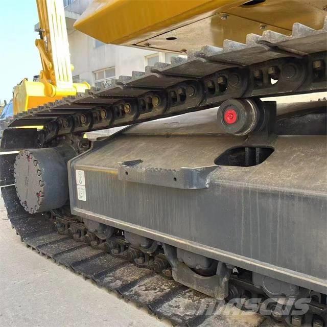 Komatsu PC 210 Roomikekskavaatorid