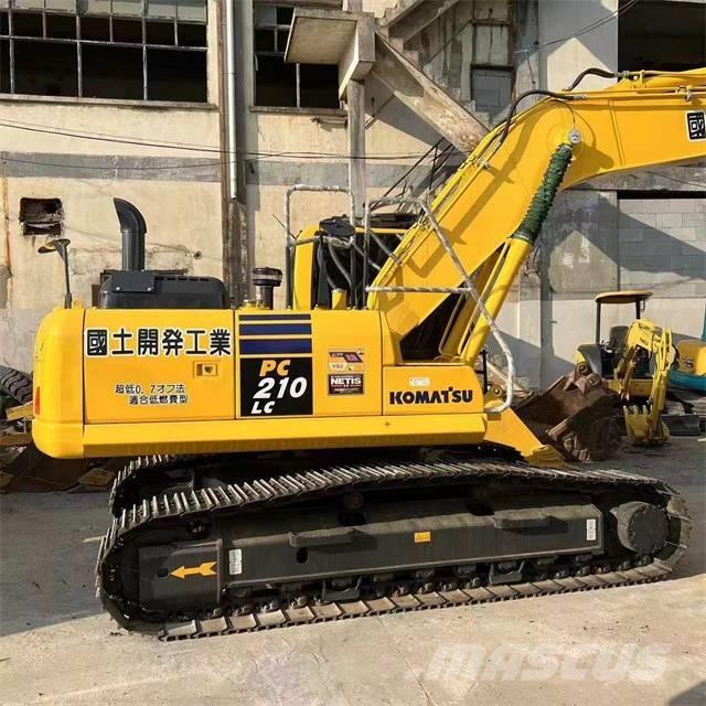 Komatsu PC 210 Roomikekskavaatorid