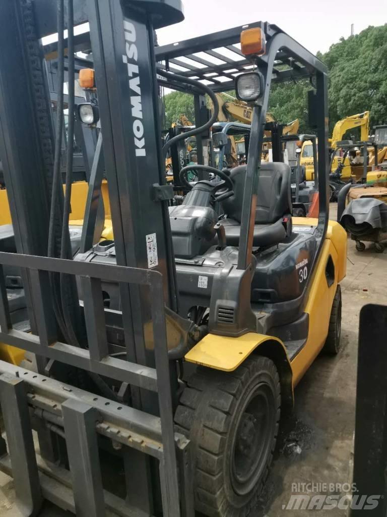 Komatsu 30 Teleskooplaadurid