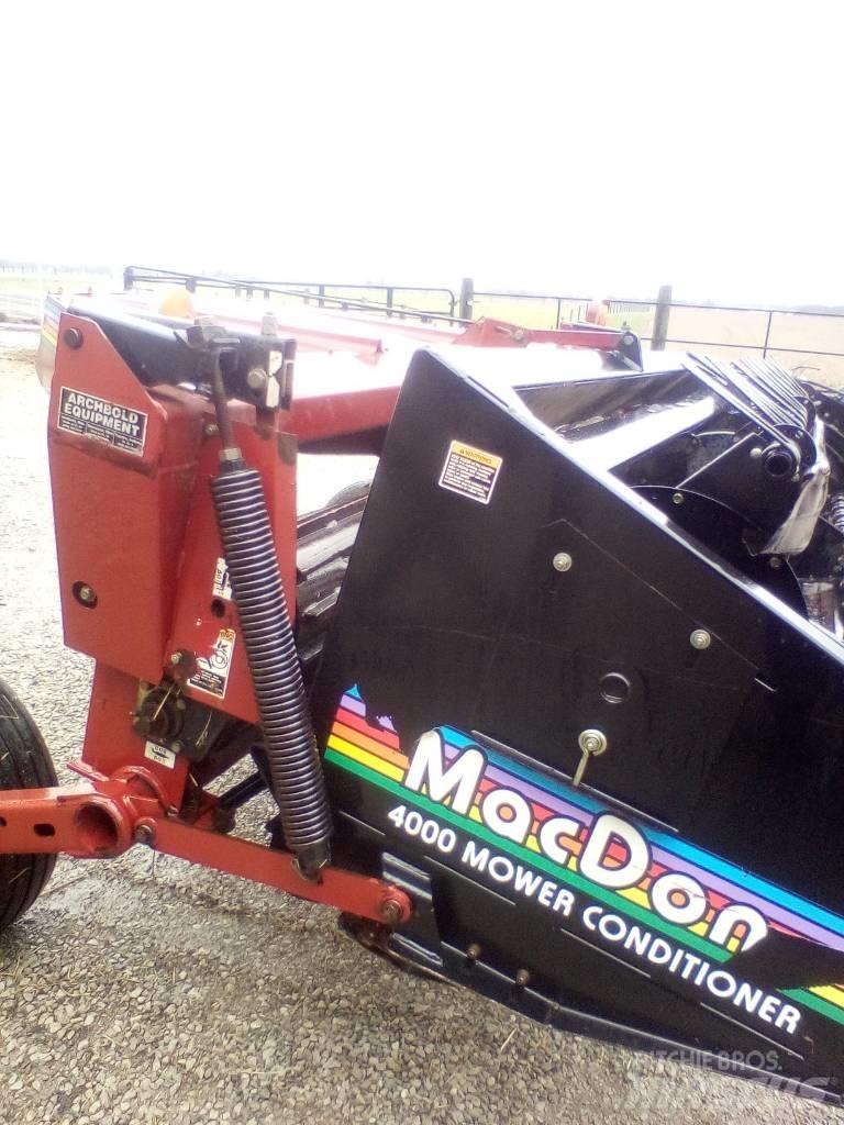 MacDon 4000 Haybine Muu