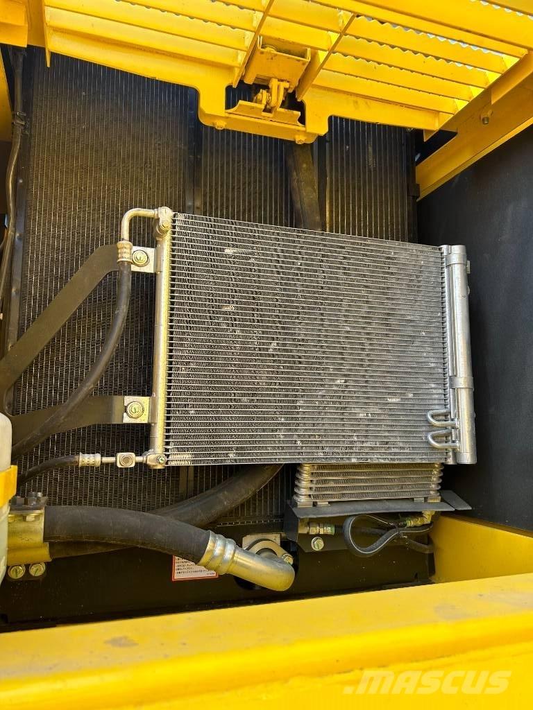 Komatsu PC 240 LC Roomikekskavaatorid