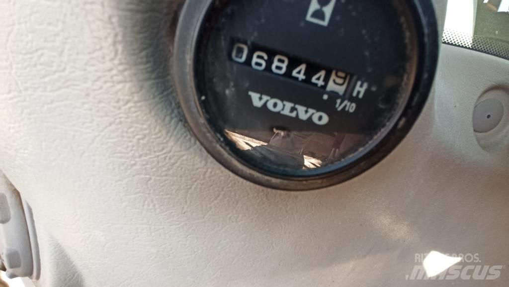 Volvo EC 240 C L Roomikekskavaatorid