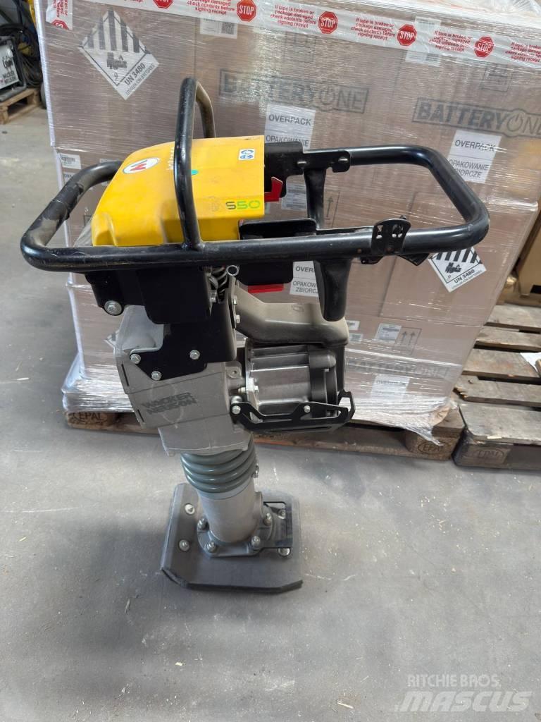 Wacker Neuson AS50e Vibroplaadid