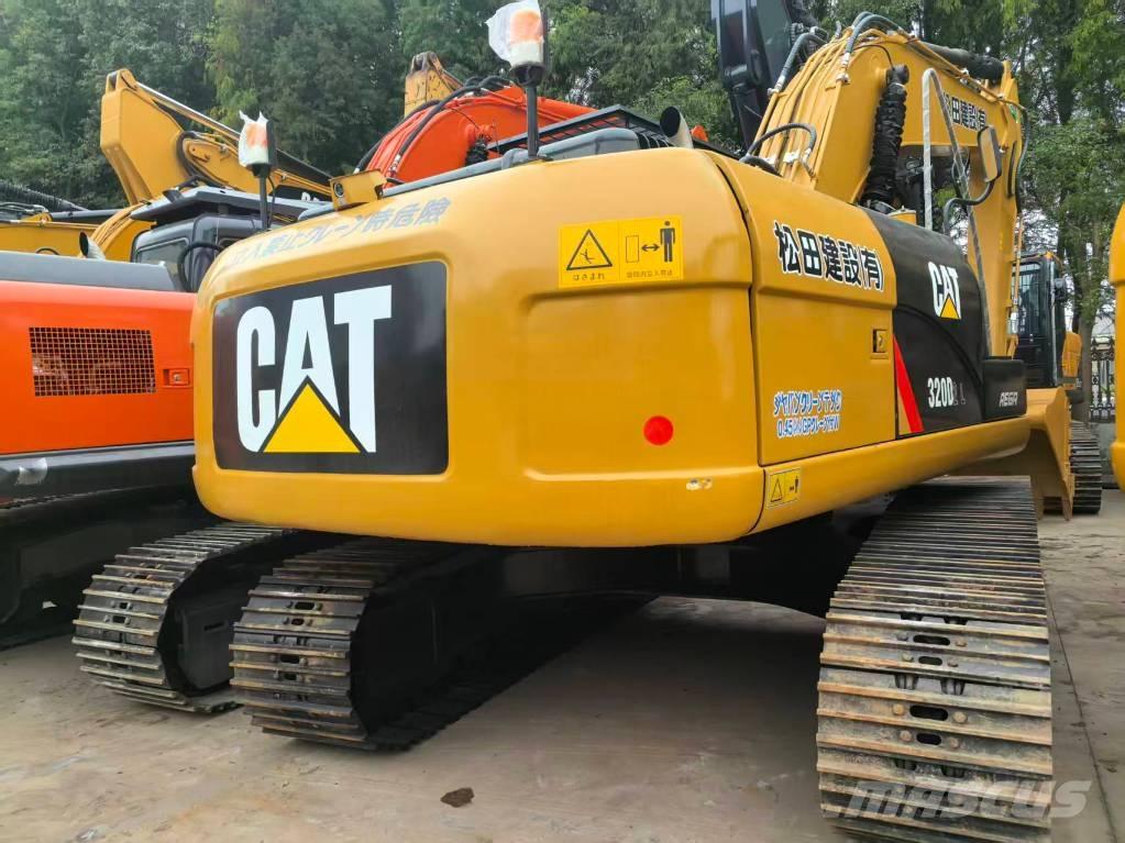 CAT 320D2 Roomikekskavaatorid