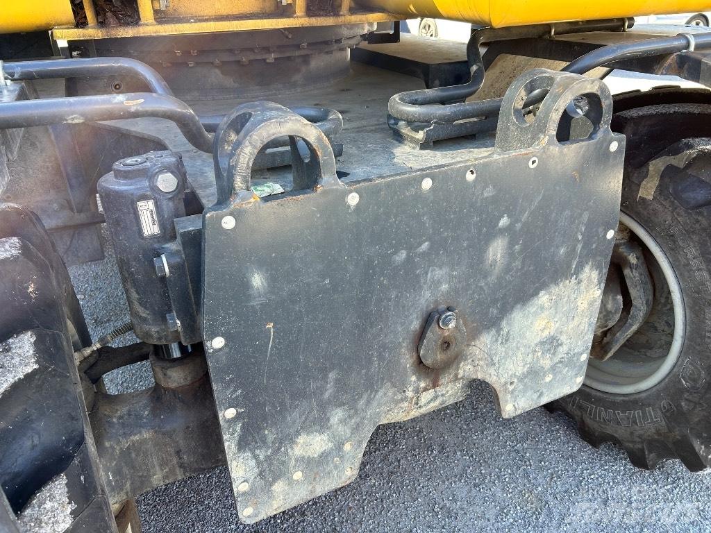 Komatsu PW148 -10 Ratasekskavaatorid