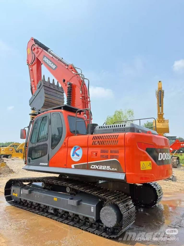 Doosan DX 225 LCA Roomikekskavaatorid