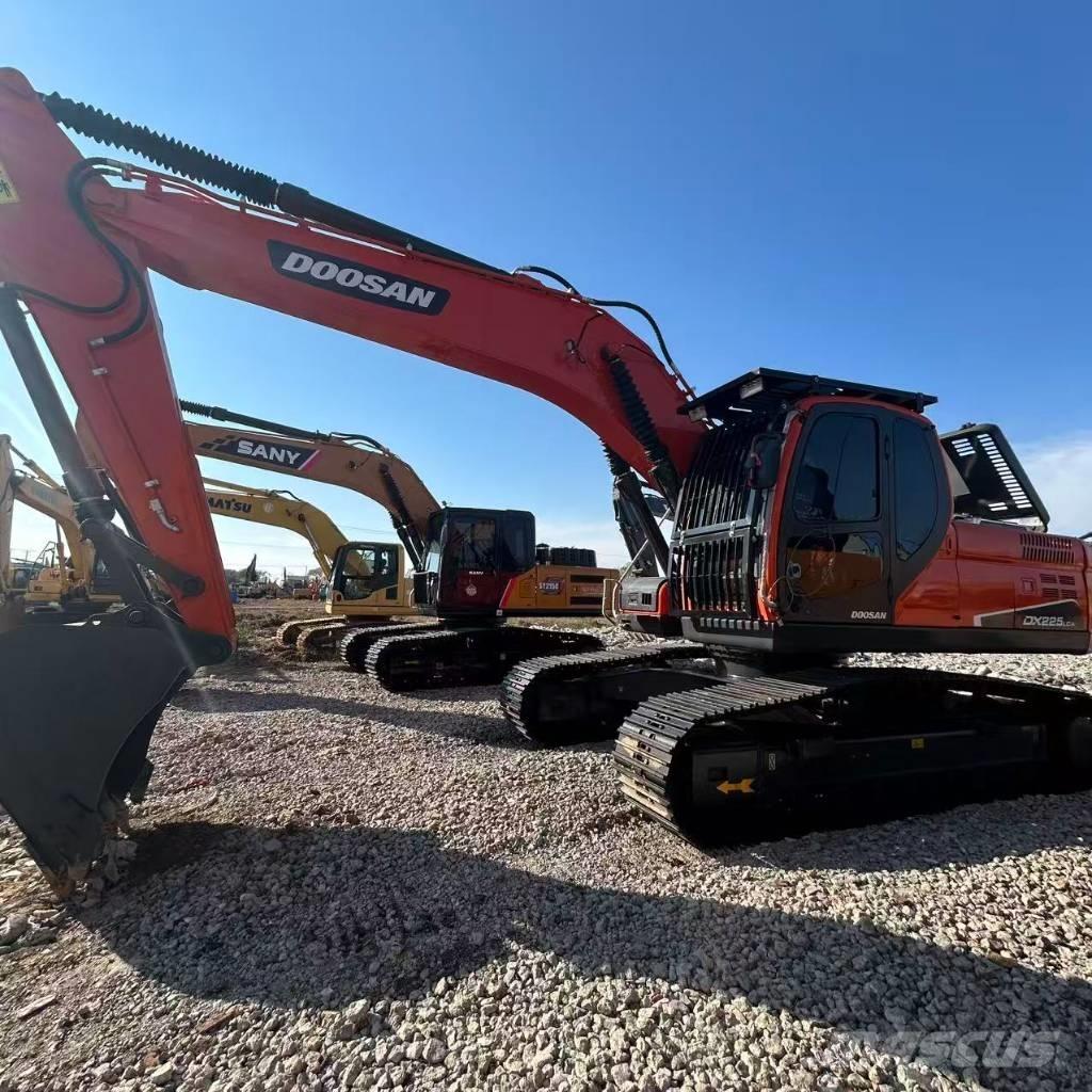 Doosan DX 225 LCA Roomikekskavaatorid