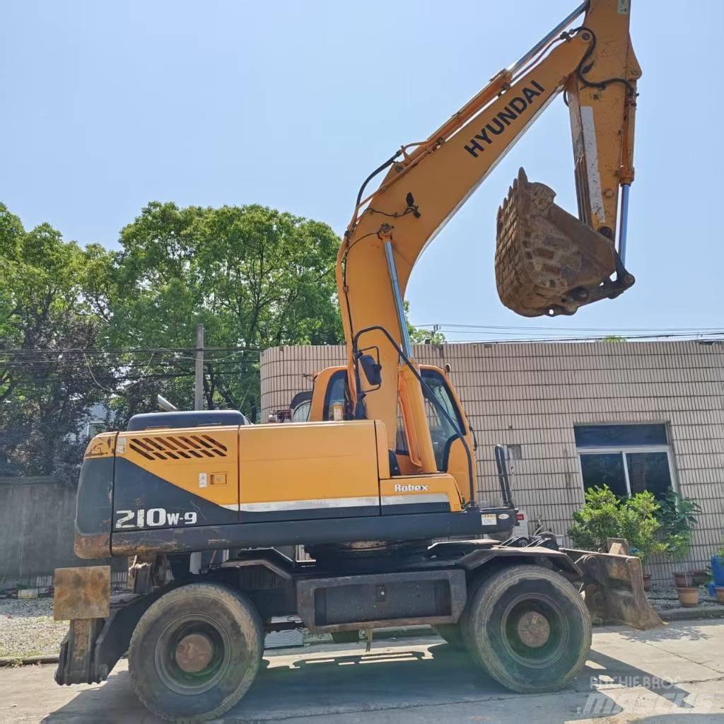 Hyundai R210w-9 Väikeekskavaatorid 7t-12t