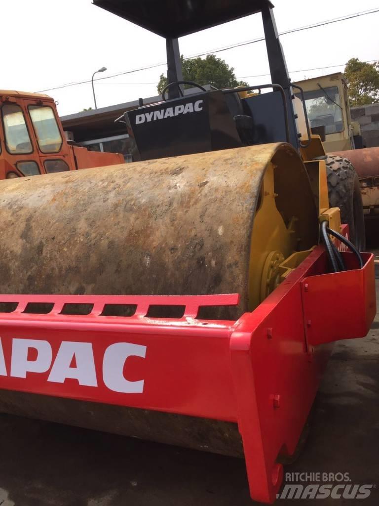 Dynapac CA 25 D Ühe trumliga rullid