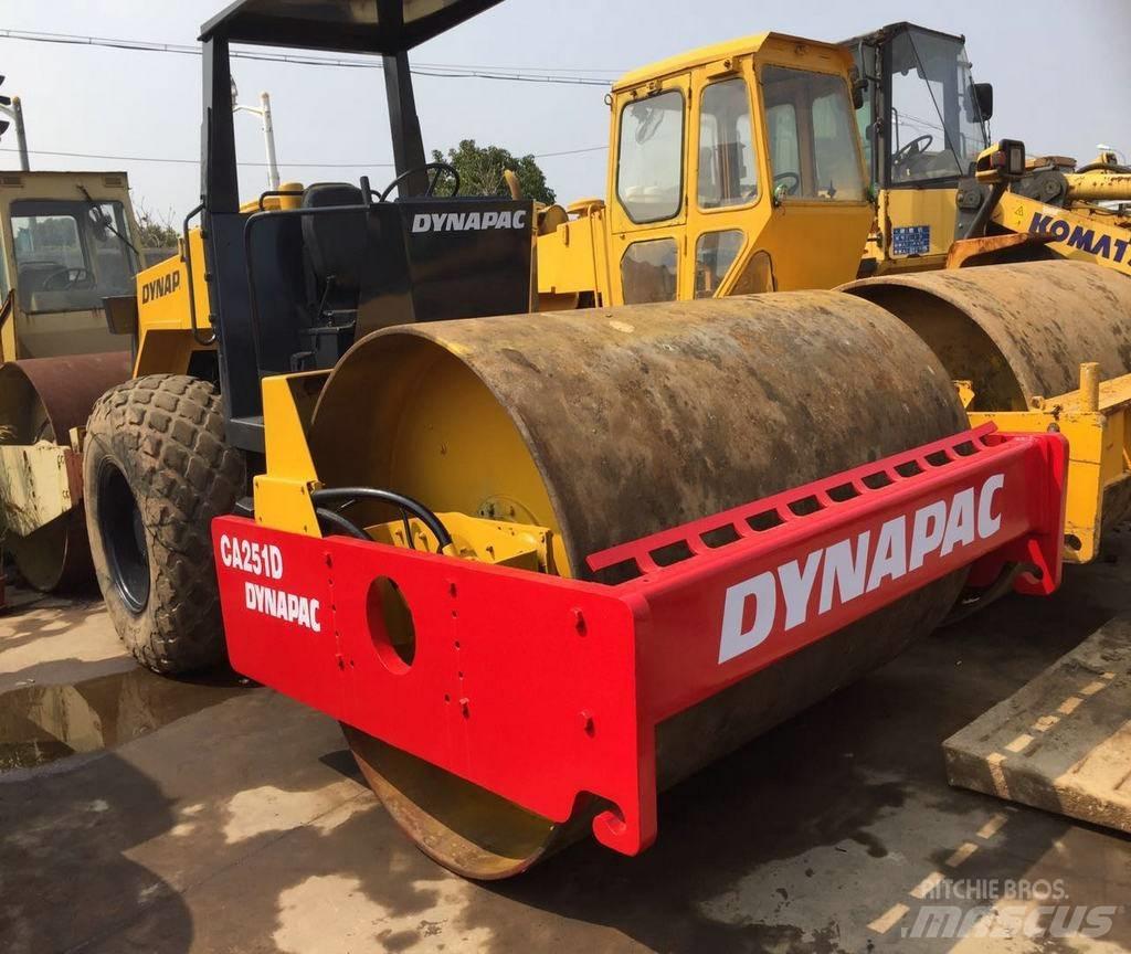 Dynapac CA 25 D Ühe trumliga rullid