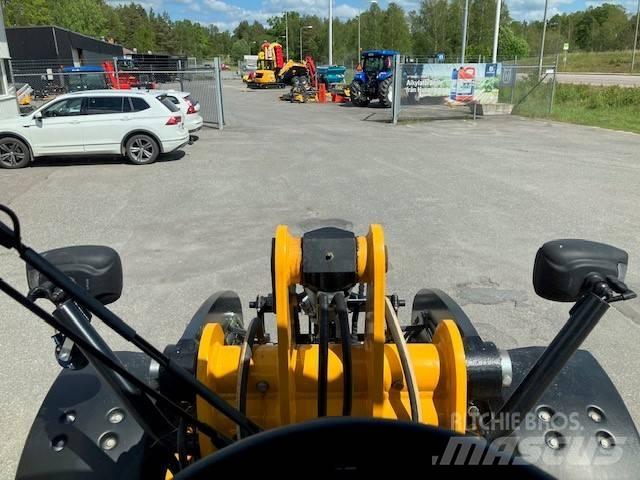 JCB 409 Rataslaadurid